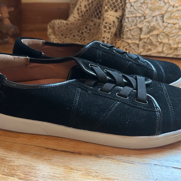 Vionic Jean Suede Black Women’s Sneakers Orthotic Size 7.5 US Comfort - Picture 2 of 9